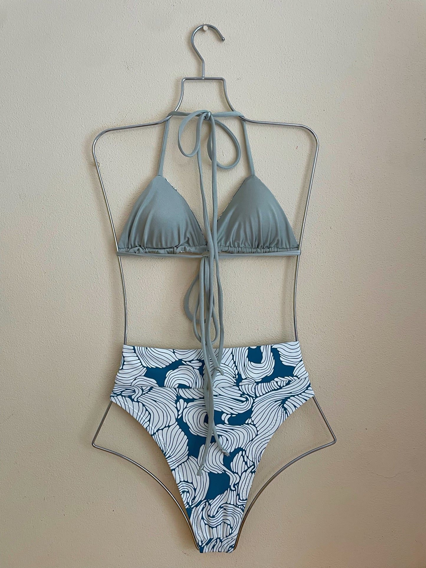 Mini conjunto de bikini abstracto