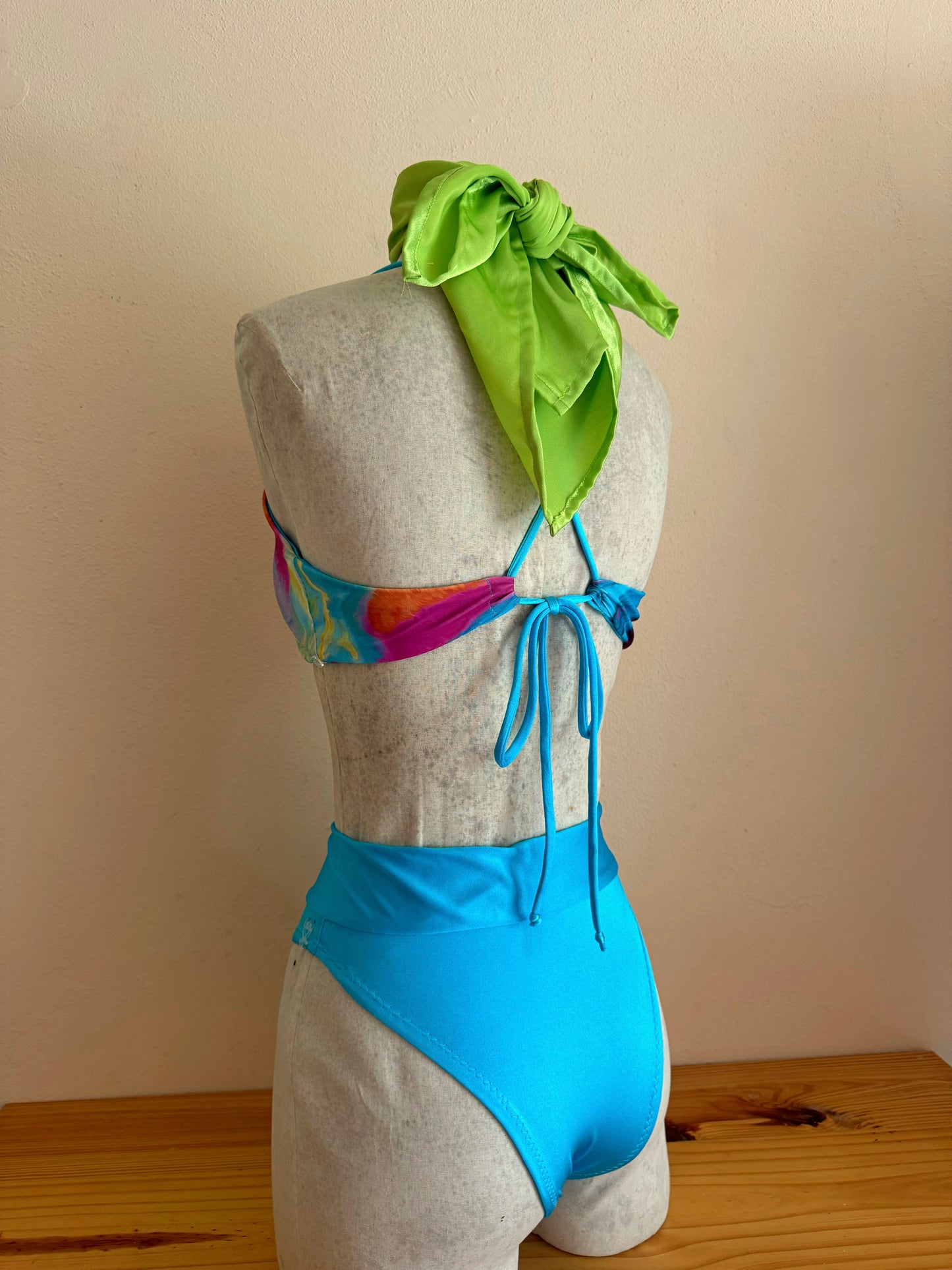 Bloom Top + V Bottom