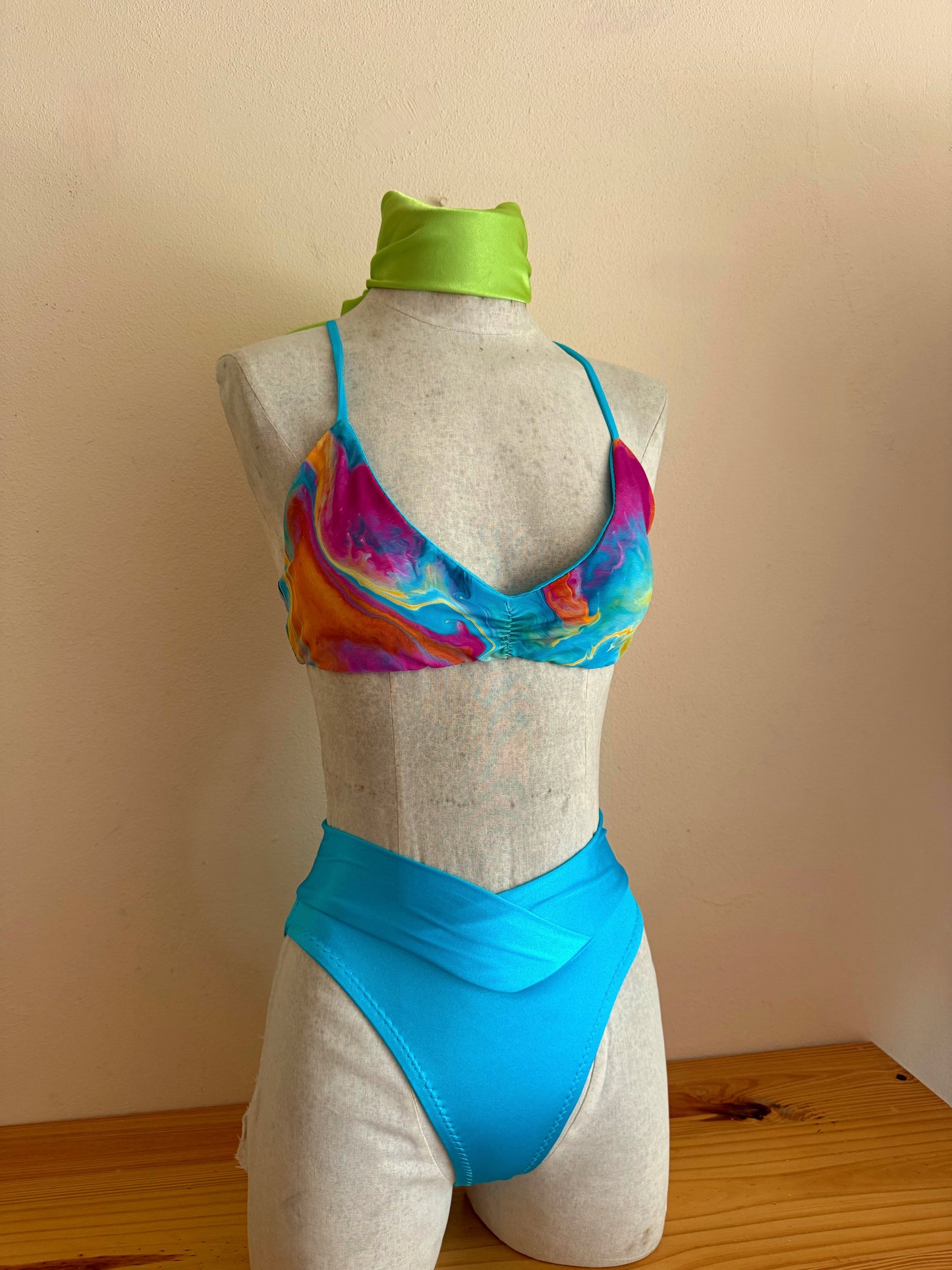 Bloom Top + V Bottom