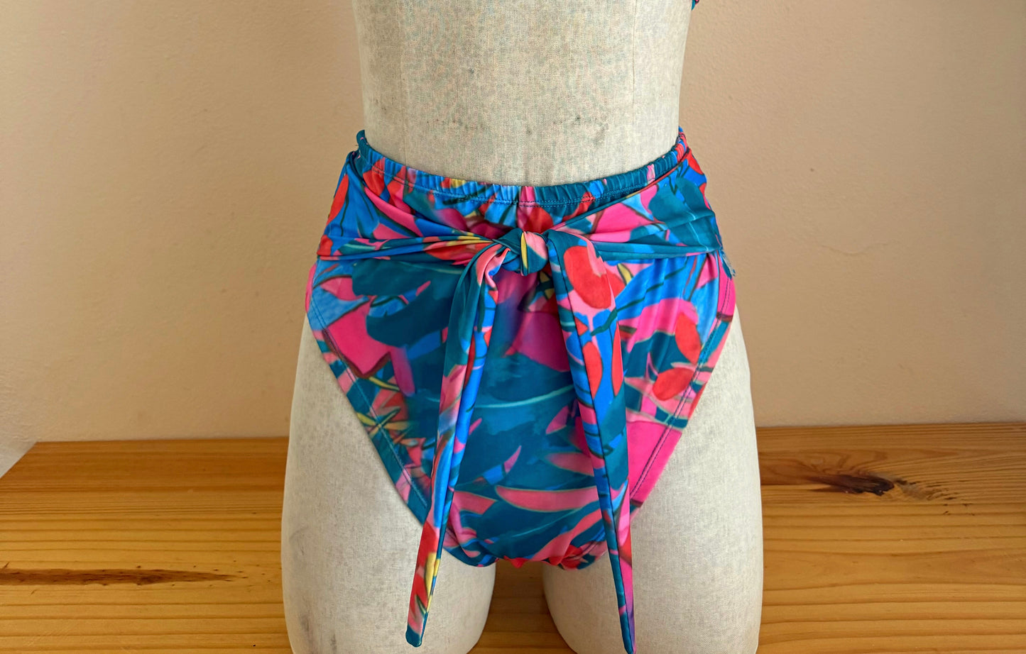 Aurora Bottom