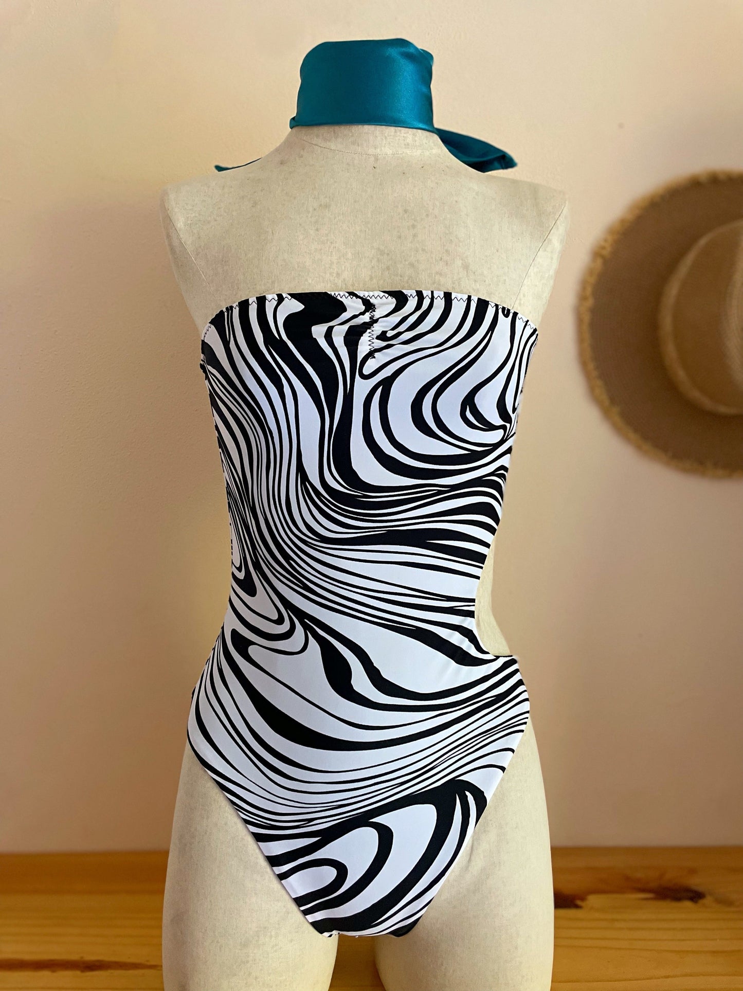 Donna Monokini