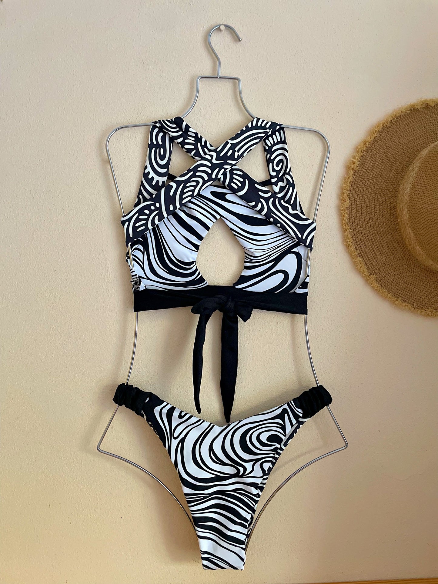 Ardiente Top + Agua Bottom