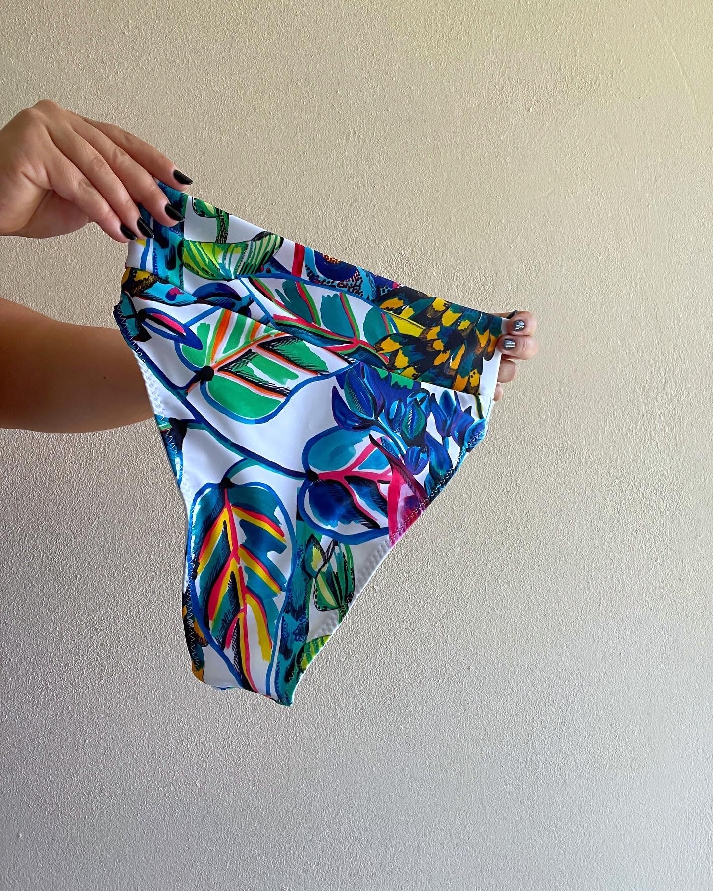 V Bottom