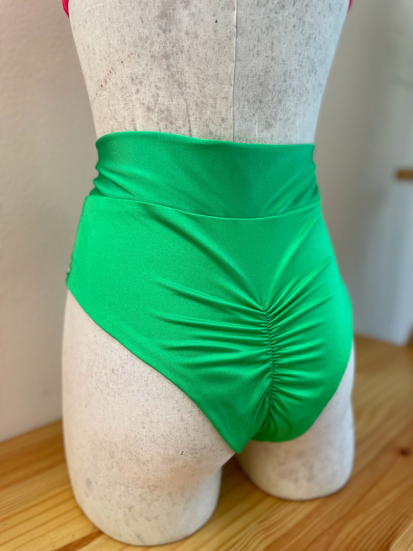 Pyros Bottom